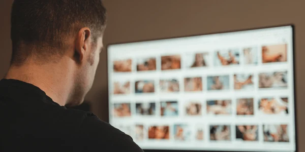 pornogarinfaadevarul1 png