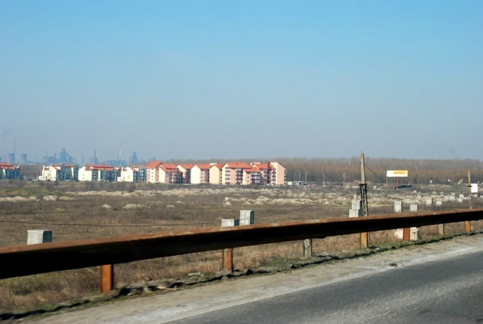 Pe o parte din terenul luat de la Brăila, autoritţile gălăţene au construit un cartier ANL. Restul l-au scos la închiriere FOTO Florentin Coman