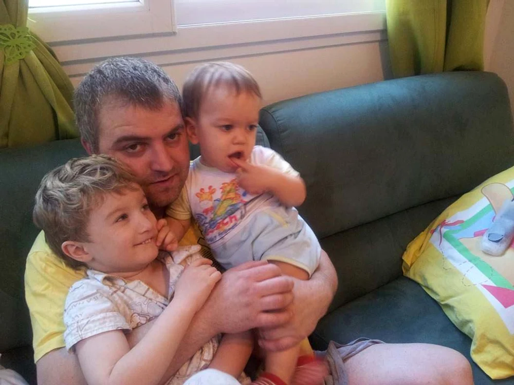 
    Florin Balan (38 de ani), din Rădăuţi, se mutase cu familia în Franţa, în urmă cu doi ani şi jumătate  