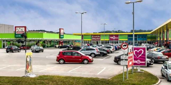 Mall-ul ar putea fi asemănător cu cele din Austria. FOTObizbrasov.ro
