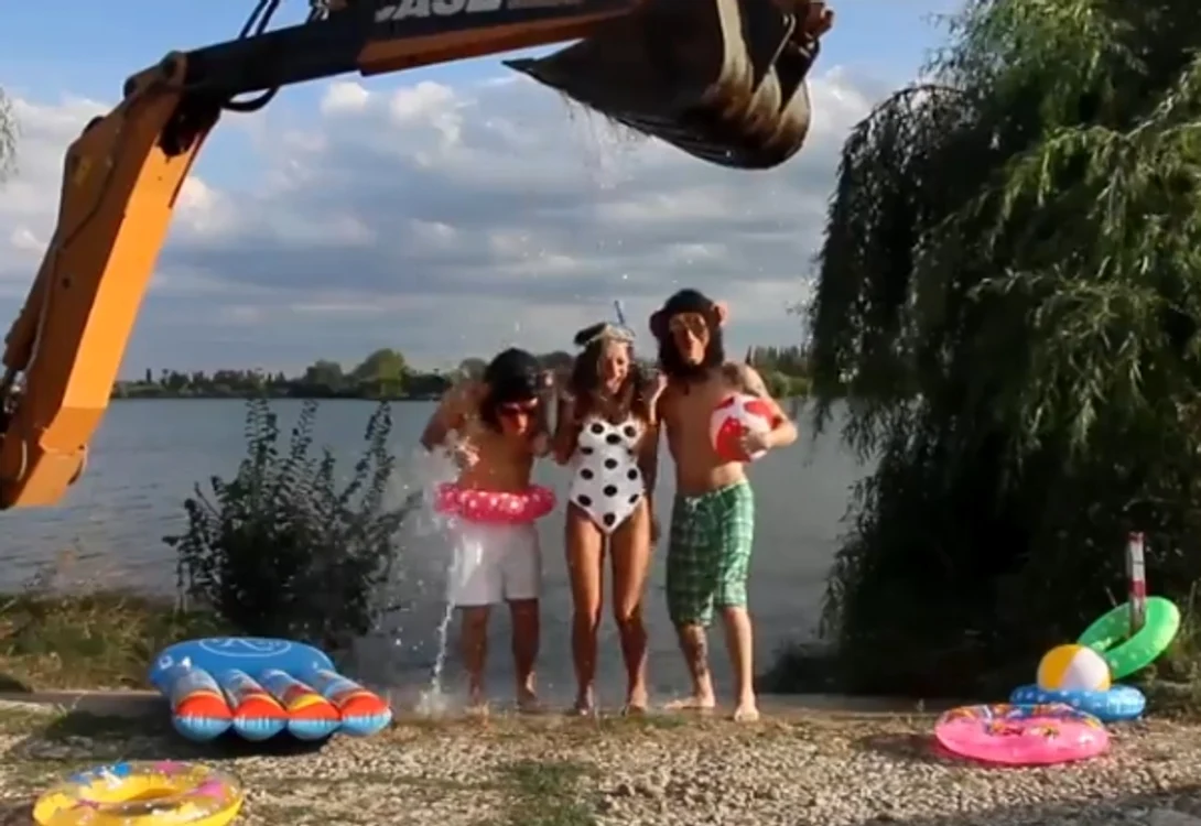 Pentru orice eventualitate, Ruby şi-a luat ochelari şi tub de scafandru