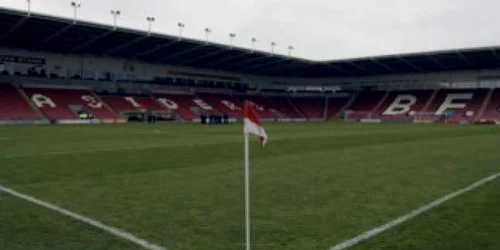 Gazonul stadionului lui Blackpool este îngheţat