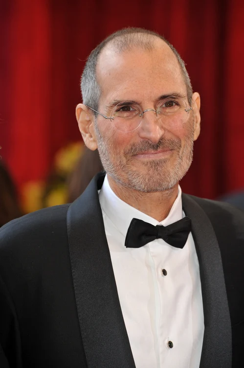 
    Cum era perceput șeful Steve Jobs? @shutterstockclickpentrufemei.ro  
