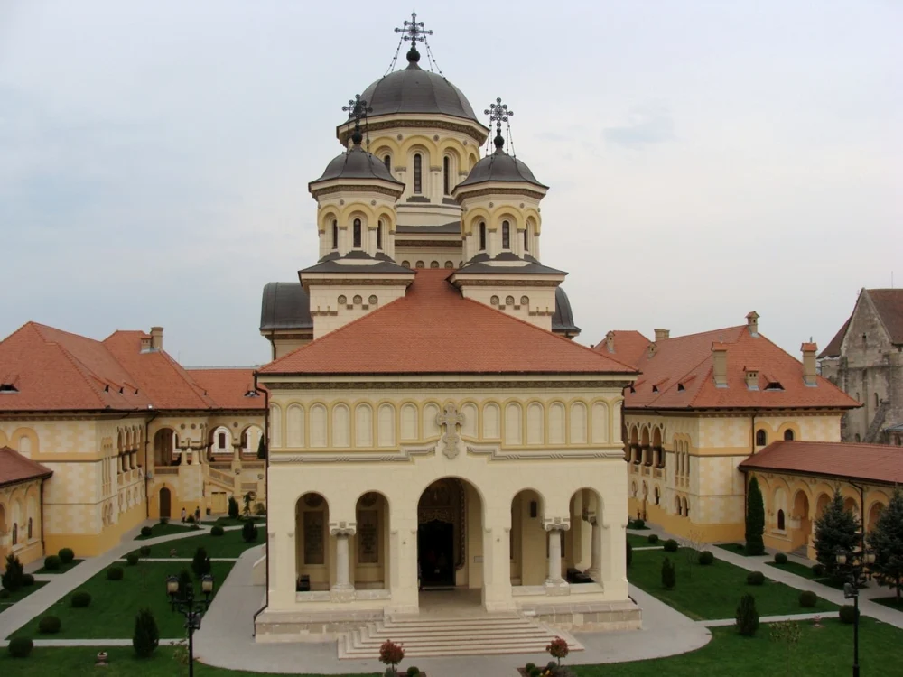 Un sfert din bani sunt destinaţi Arhiepiscopiei Ortodoxe din Alba Iulia