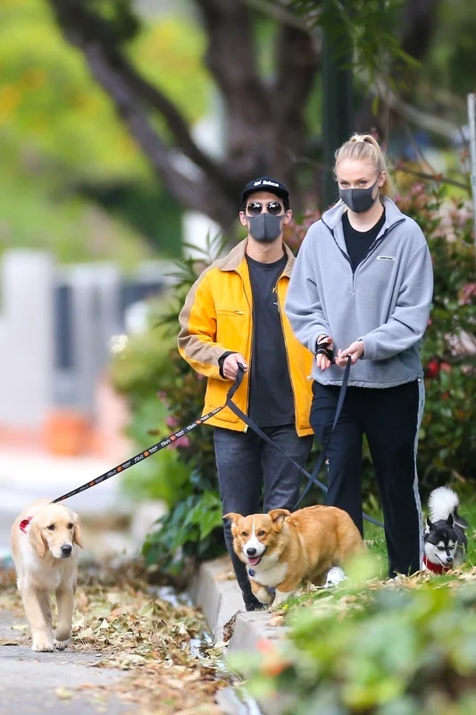 11 sophie turner insarcinata 2 jpg jpeg