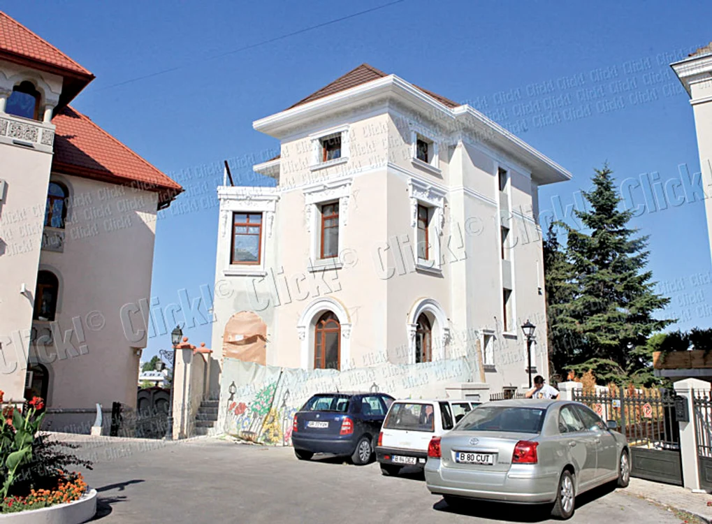 În această vilă,  Stroe a investit  2,5 milioane de  euro