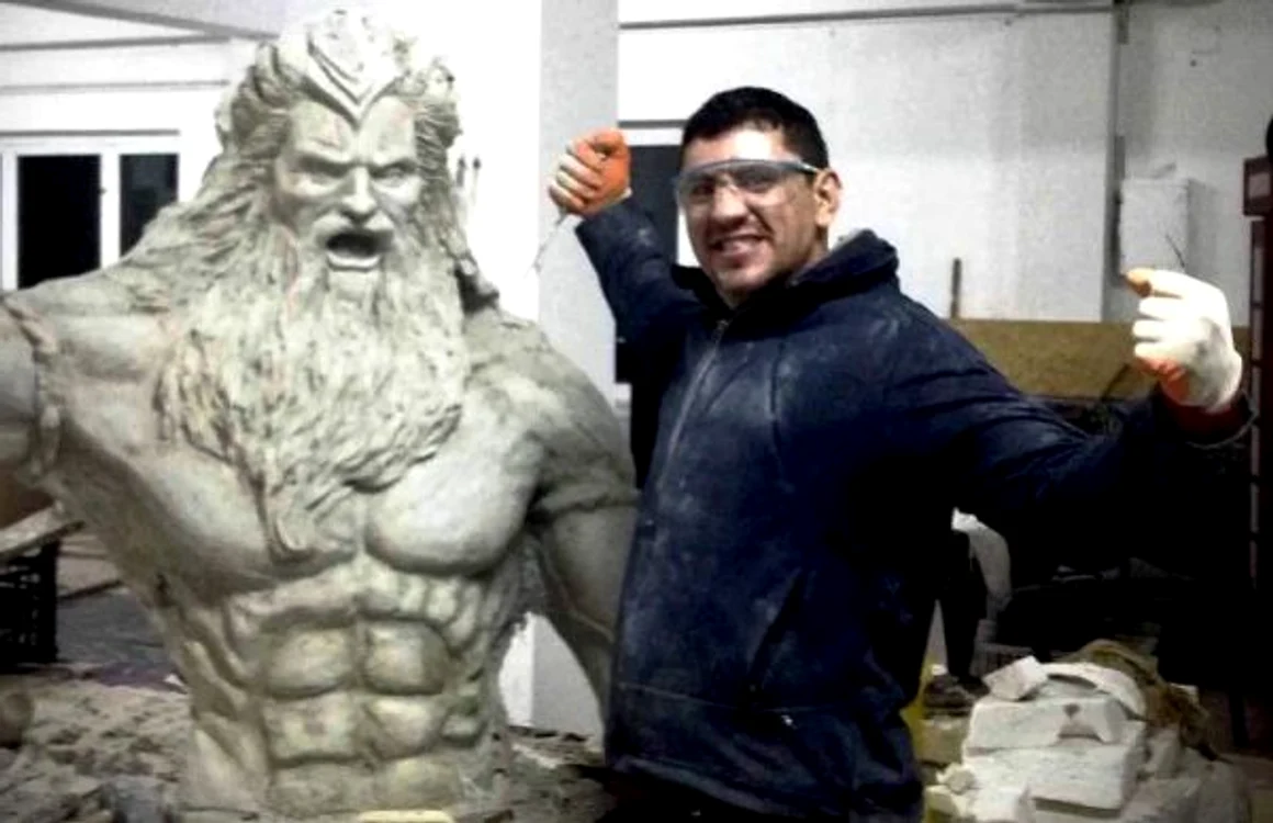 Florin Dumitrache şi cea mai mare lucrare a sa - Poseidon