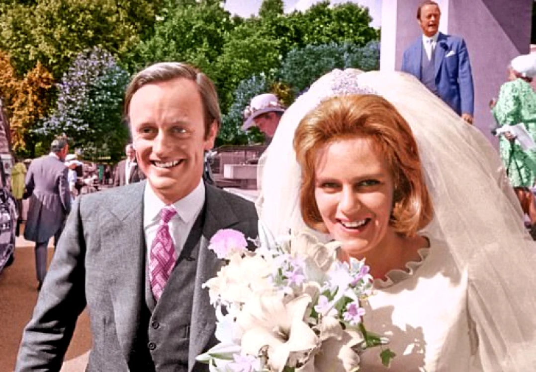 Camilla şi Andrew Bowles, în ziua nunţii