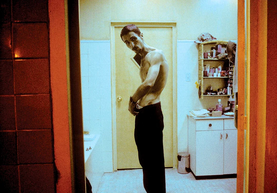 2004. Cântărea  55 de kilograme  în „Maşinistul”