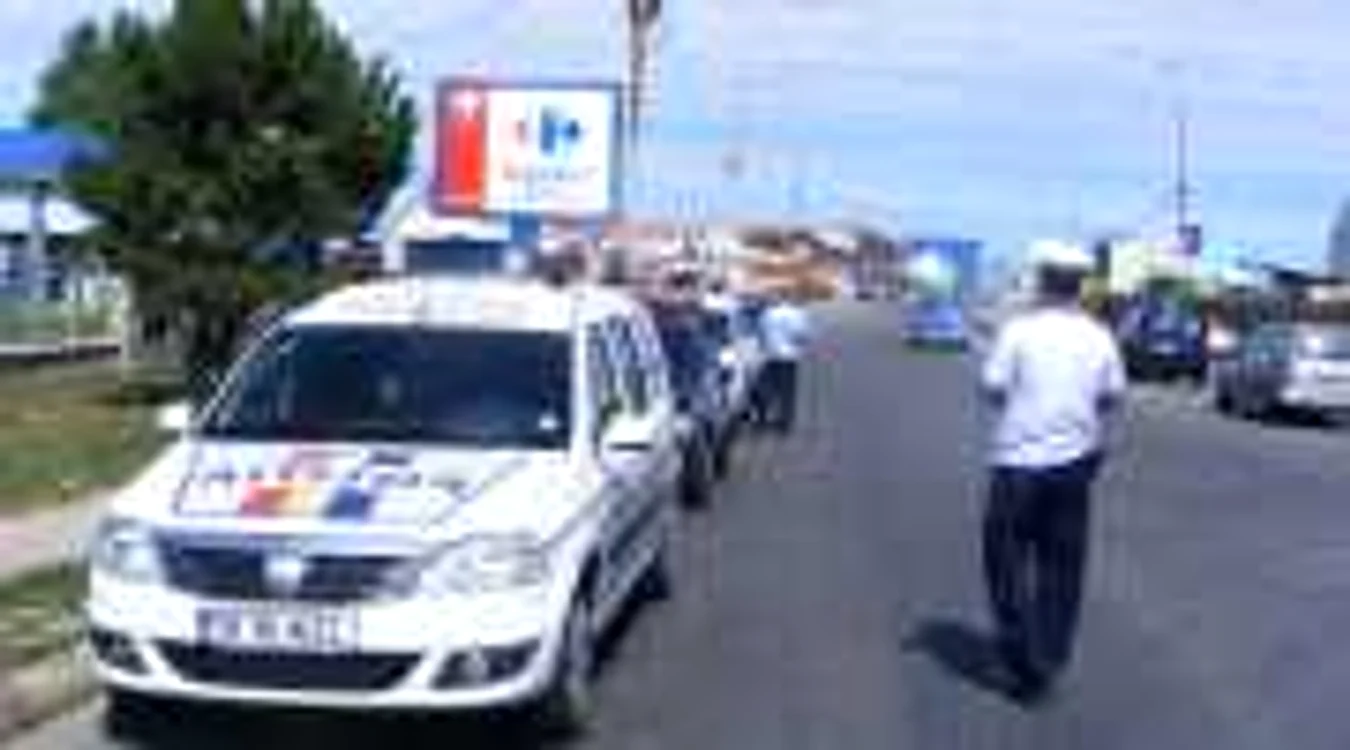 Poliţiştii vor supraveghea traficul rutier pe toate arterele de circulaţie din judeţul Cluj (foto: adevarul.ro)