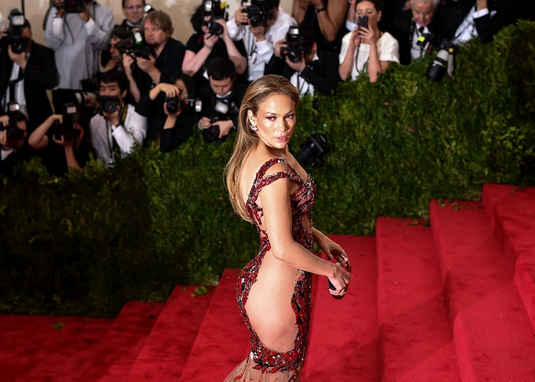 JLo, cea mai voluptuoasă şi fit vedetă mondenă. FOTO Getty Images