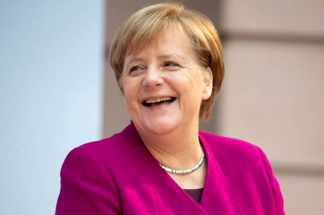 Angela nu merge mai departe