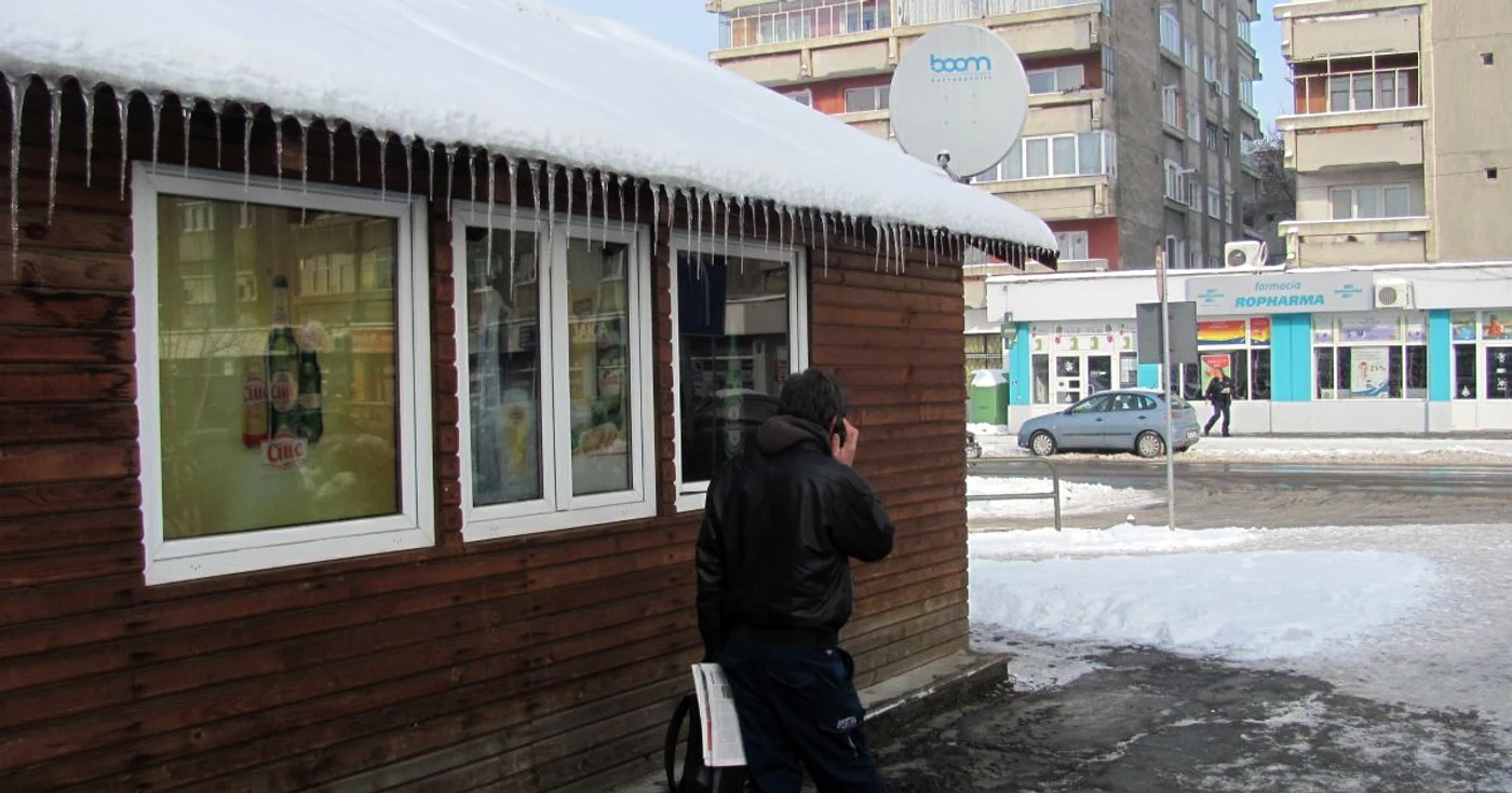 Ţurţurii de gheaţă de pe acoperişuri reprezintă un real pericol pentru mureşeni