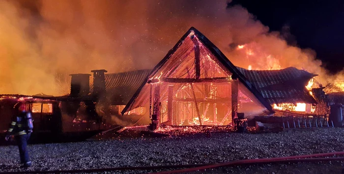 Incendiu casă. FOTO Arhivă