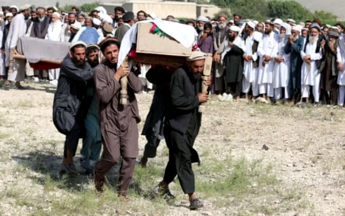 Înmormântarea unui civil în Afganistan FOTO EPA-EFE