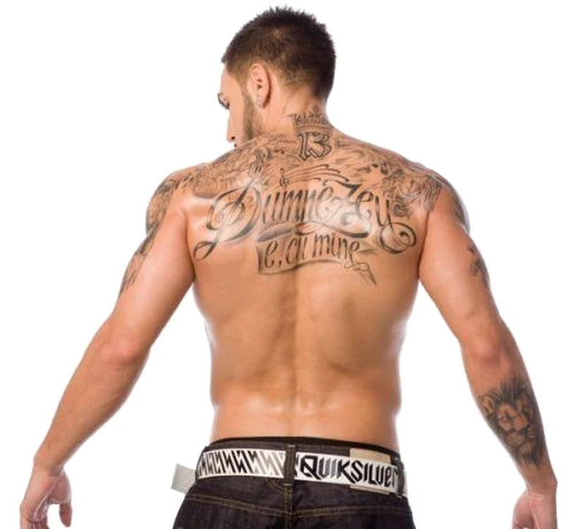 Alex Velea şi tatuajele lui: Dumnezeu e cu mine