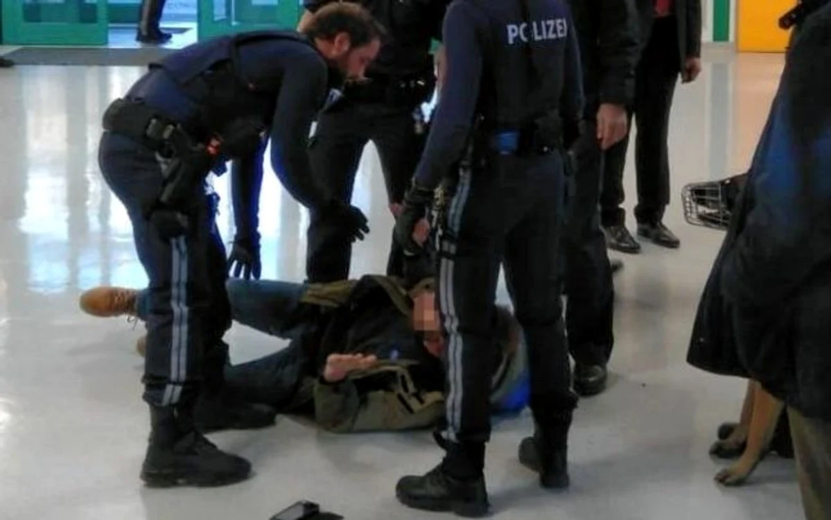 Pe lângă cele trei românce, poliţiştii au reţinut şi un bărbat, român şi el. FOTO Krone