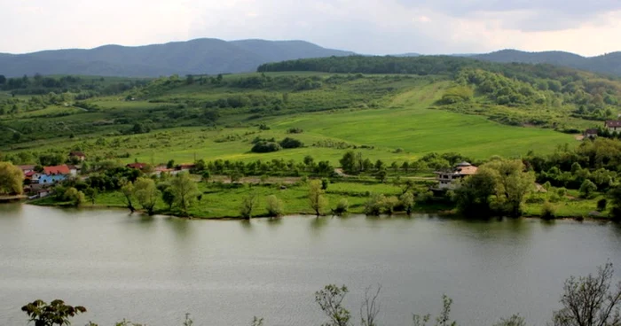 lacul cincis hunedoara foto daniel guta adevarul