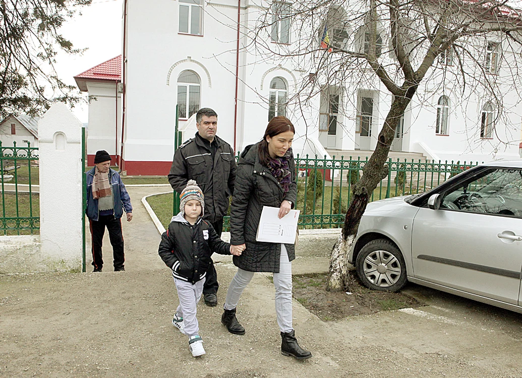 Şcoala din Tâncăbeşti a fost închisă 10 zile  după ce 21 de elevi au leşinat de la gaze