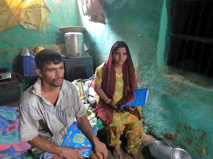 Fermierul Kuldip Kumar, de 36 de ani, a vândut vaca să-şi ţină copiii în şcoală