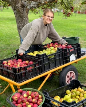 Printesa Estelle la cules de mere H K H Kronprinsessan (2) jpg