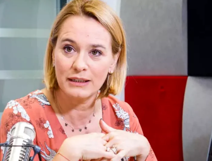 Andreea Esca prezintă știrile Pro TV de 27 de ani