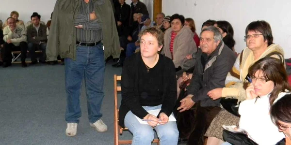 Dascălii de la "Lipatti" au întrerupt astăzi orele