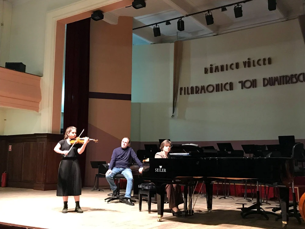 Florin Croitoru, în ipostaza de profesor Foto PINPHOTO