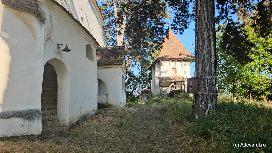 Satul Apold și biserica fortificată  Foto Daniel Guță  ADEVĂRUL (2) jpg