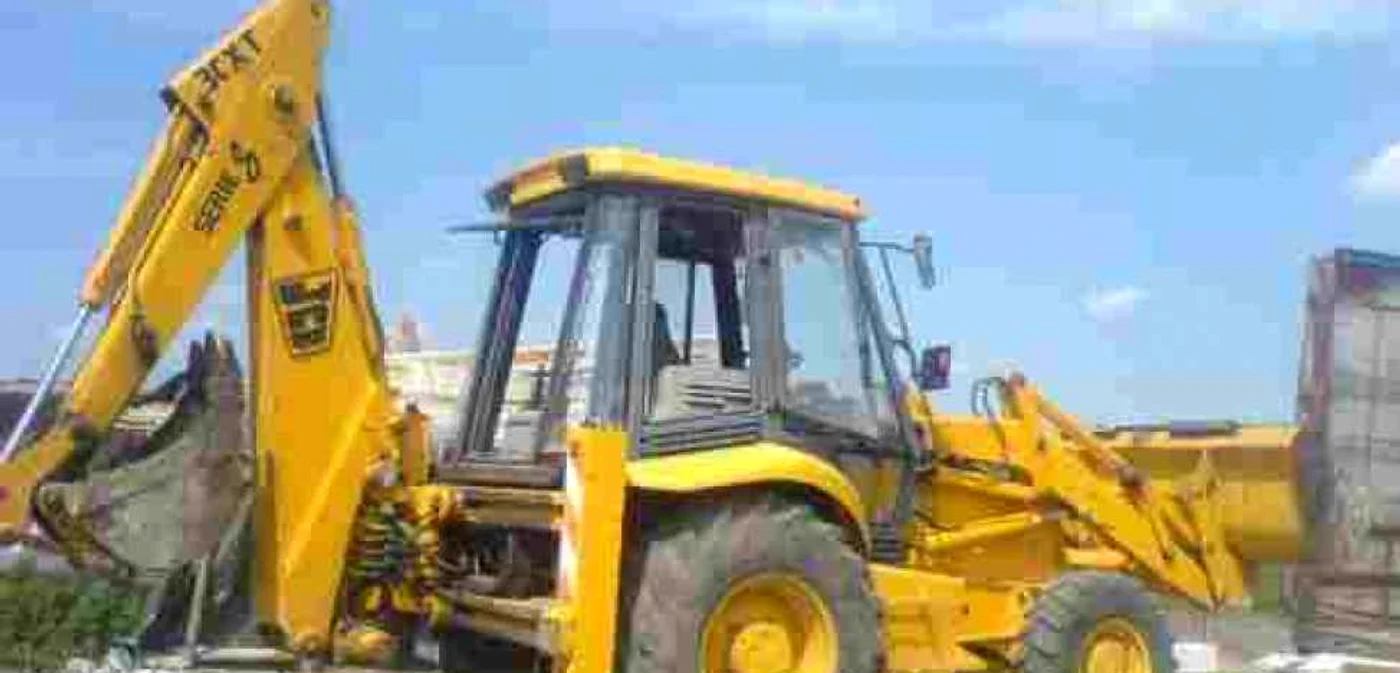 Primăria Soveja cumpără un buldoexcavator