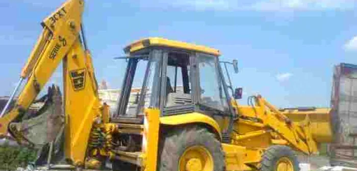 Primăria Soveja cumpără un buldoexcavator