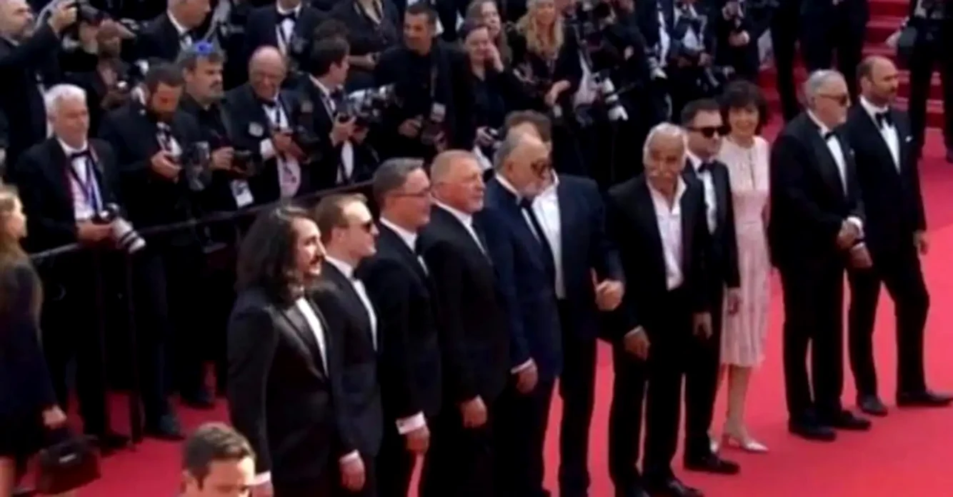 Năstase (al doilea din dreapta) și vedetele care au susținut filmul la Cannes. Foto Instagram