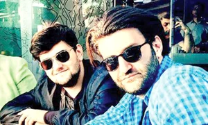 vedete foto4 2 col smile jpeg