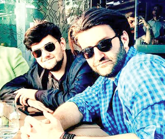 Andrei şi Filip par traşi la indigo