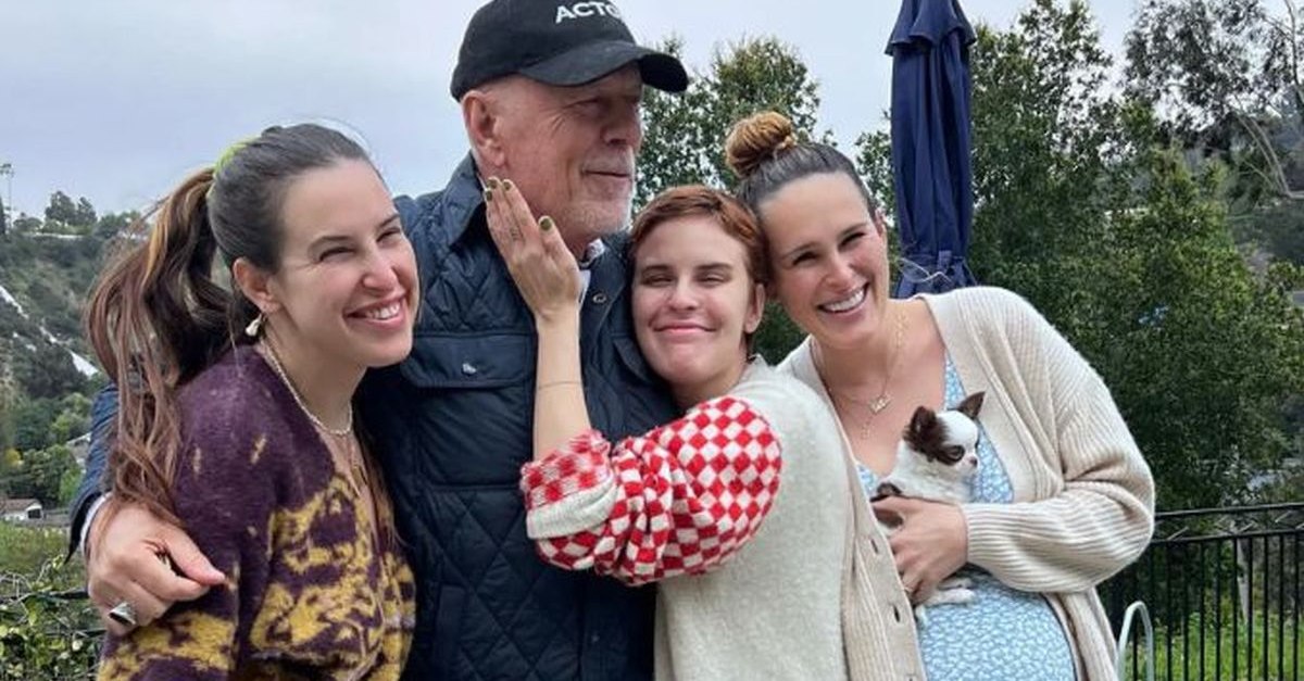 Bruce Willis nu își recunoaște fiicele