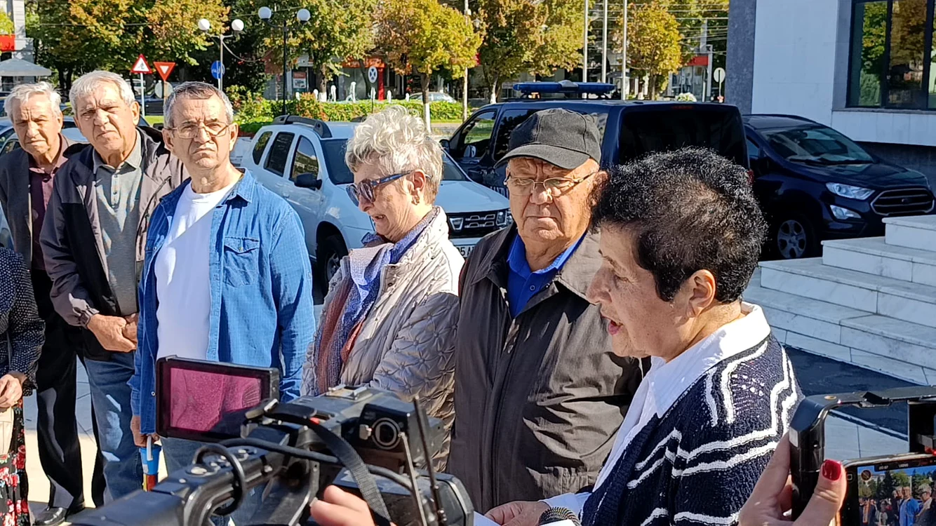 pensionari_la_protest_slatina