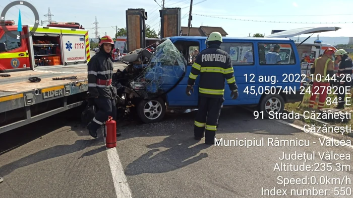 Cinci pesoane au fost rănite în accident FOTO ISU Vâlcea