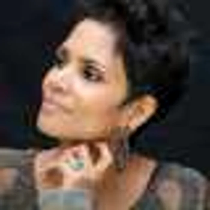 Inel logodna Halle Berry