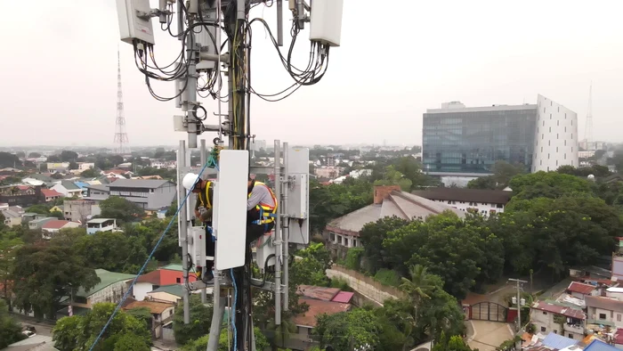 Antene active 5G din a treia generație, MetaAAUs. FOTO Huawei