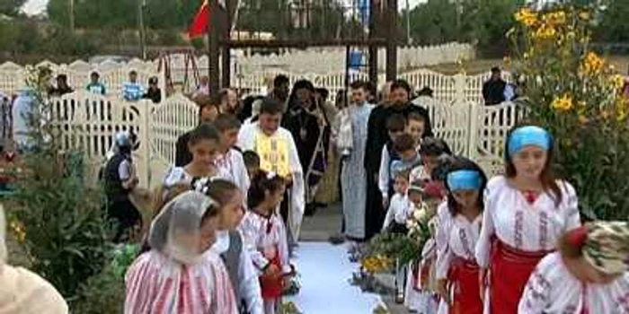 Ceremonia de sfinţire a bisericii cu hramul „Sf. Ierarh Nicolae”