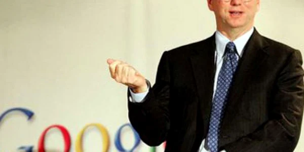 Directorul general al Google părăseşte conducerea Apple