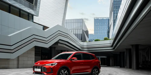 MG ZS HEV+ 2 jpg