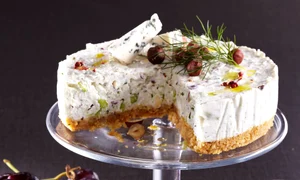 tort sarat cu branza si nuci jpeg