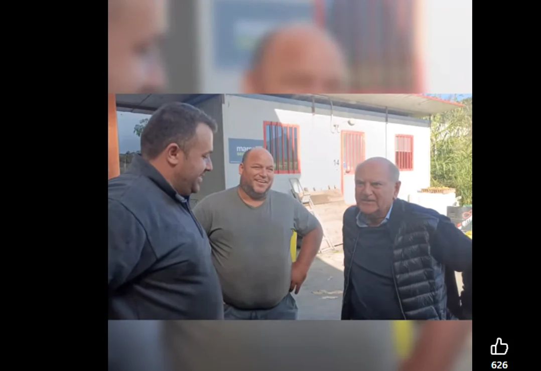 Cei doi  mecanici au devenit eroi în Italia. Captură video Il Tirreno