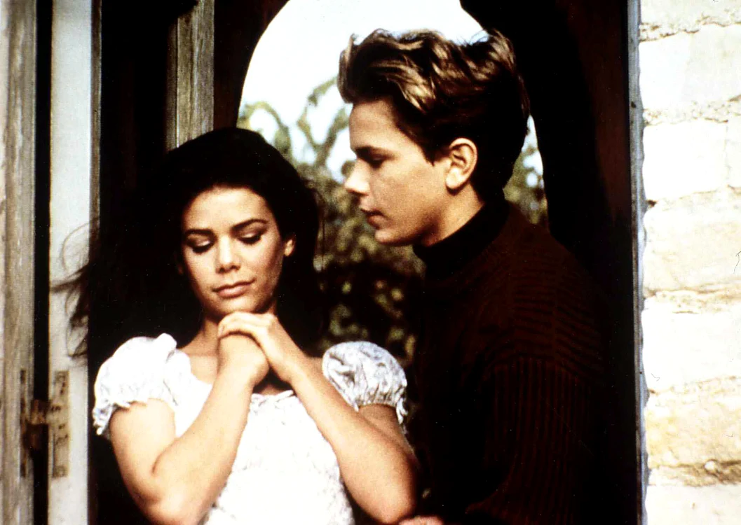 1 1 river phoenix profimedia 0379537100 jpg jpeg