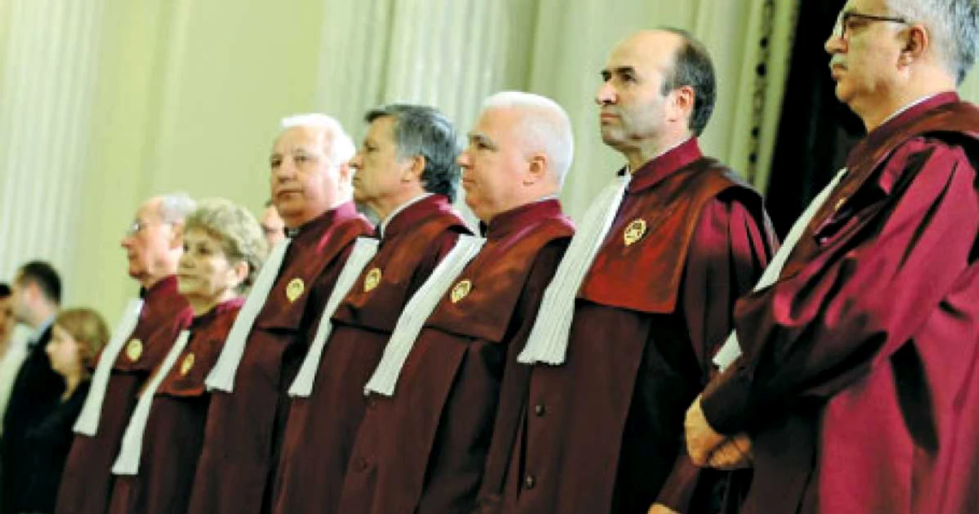Magistraţii au respins patru din cele şase sesizări ale Opoziţiei  