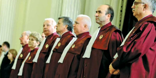 Magistraţii au respins patru din cele şase sesizări ale Opoziţiei  