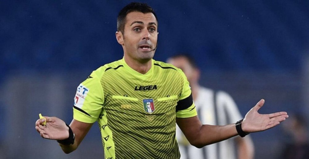 Reacția arbitrului după ce a anulat un gol perfect valabil lui FCSB în partida cu Rangers, la scorul de 0-0