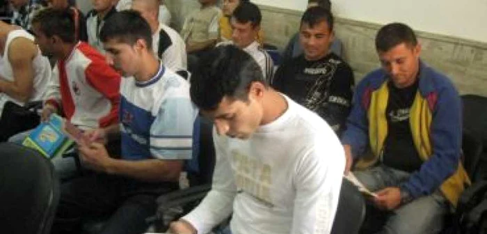 Târgu-Jiu: Nouă deţinuţi au mers astăzi în clasa întâi