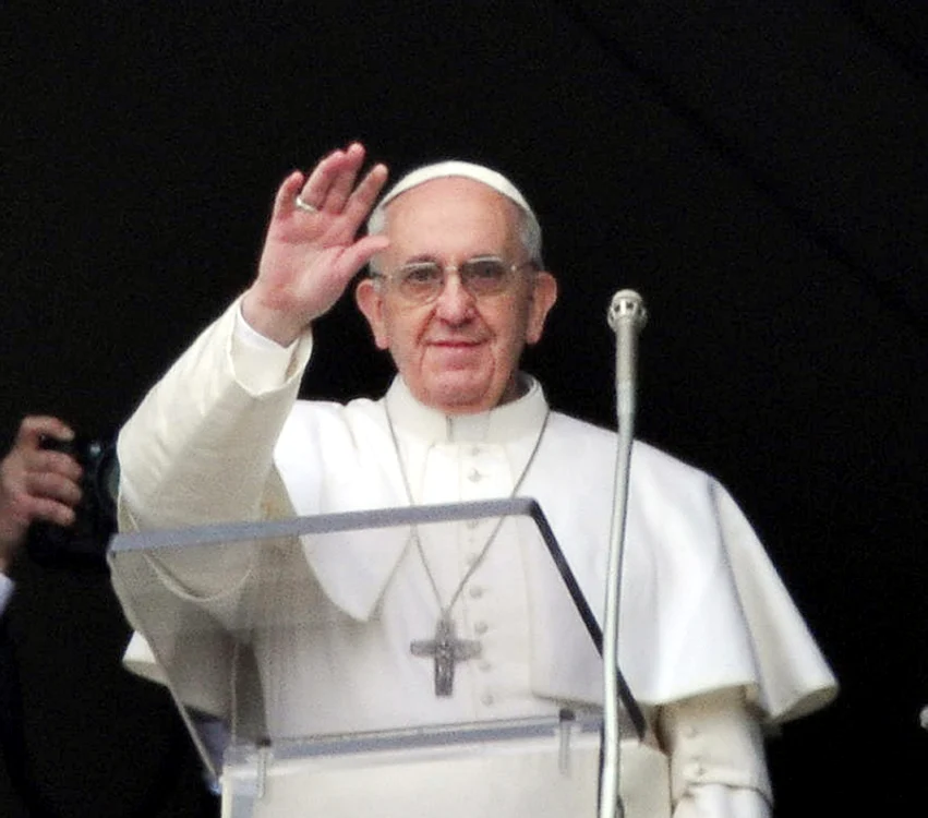 
    Papa Francisc a fost aşteptat de o mulţime de oameni, care l-au aclamat încontinuu (FOTO: TNYF/WENN.com)  